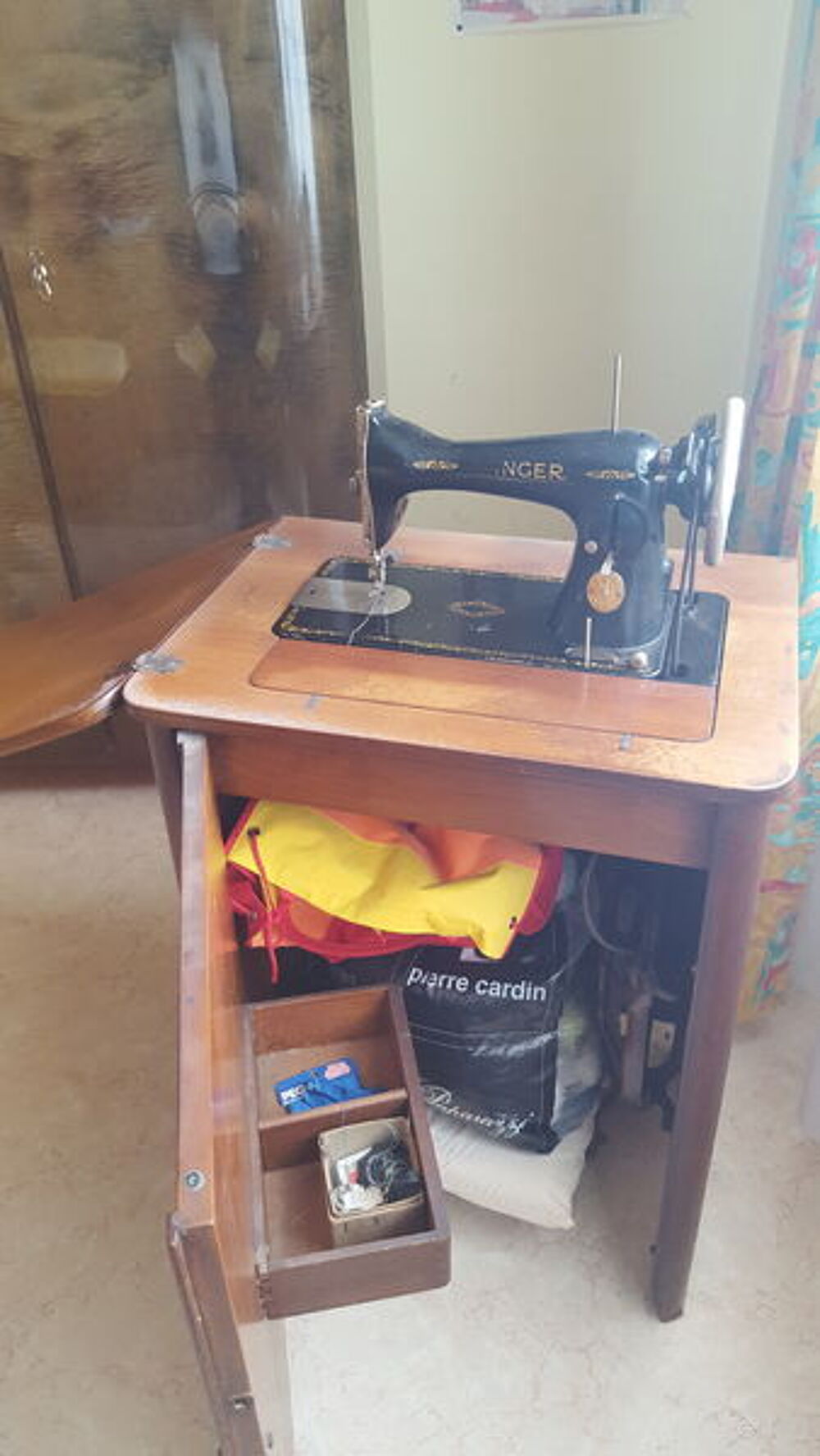 MACHINE A COUDRE SINGER Meubles