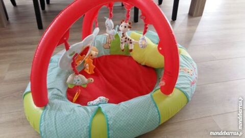 Vtement bb fille ne en aot 1 Saint-Caprais (18)