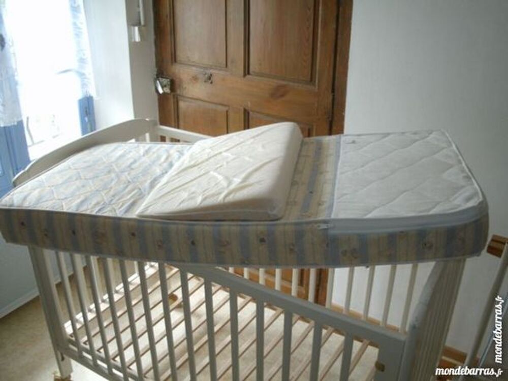 lit b&eacute;b&eacute; trois positions Puériculture