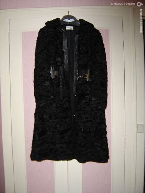 manteau fourrure véritable 130 Brain-sur-Allonnes (49)