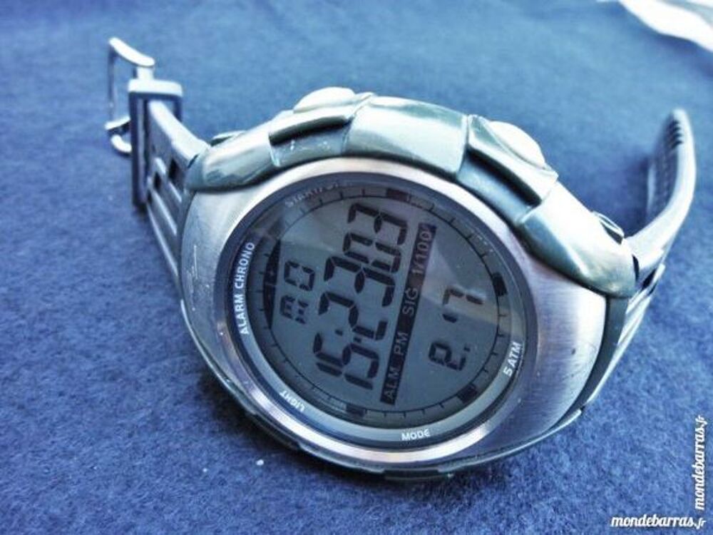 UMBRO JUMBO MILITARY chrono 1/100&egrave;me DIV0213 Bijoux et montres