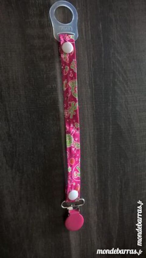 attache sucette 5 Langon (33)