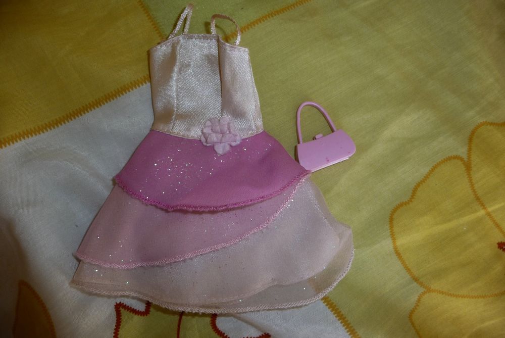 ROBE BARBIE Jeux / jouets