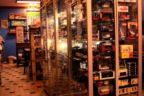 Voitures 1/43 10 Toulon (83)