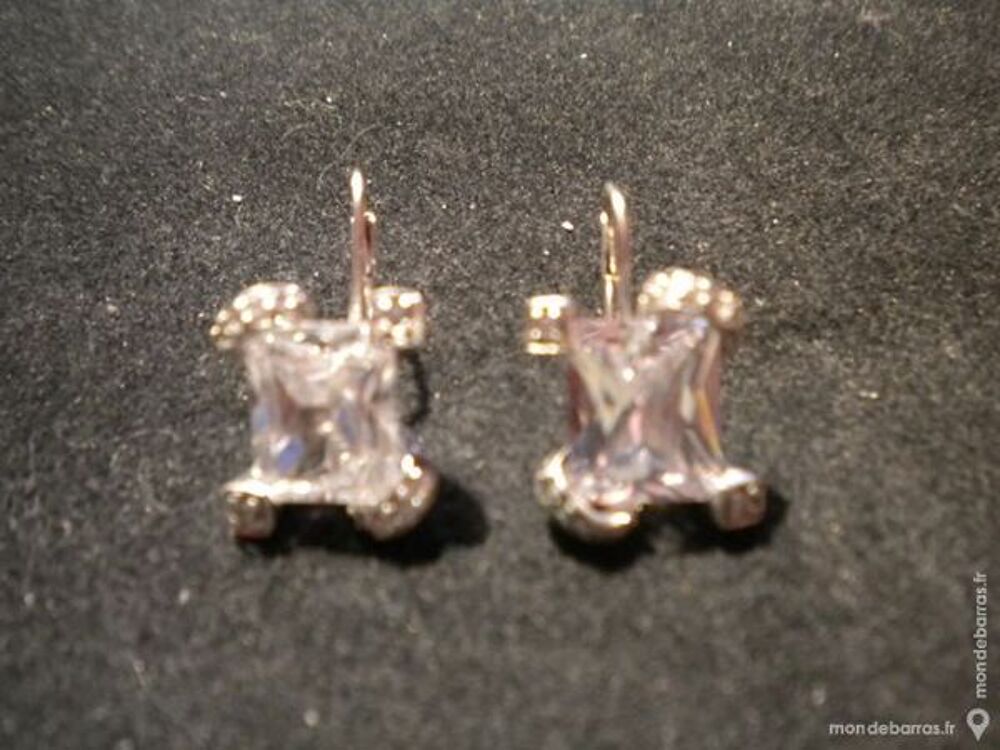 BOUCLES D'OREILLES Bijoux et montres