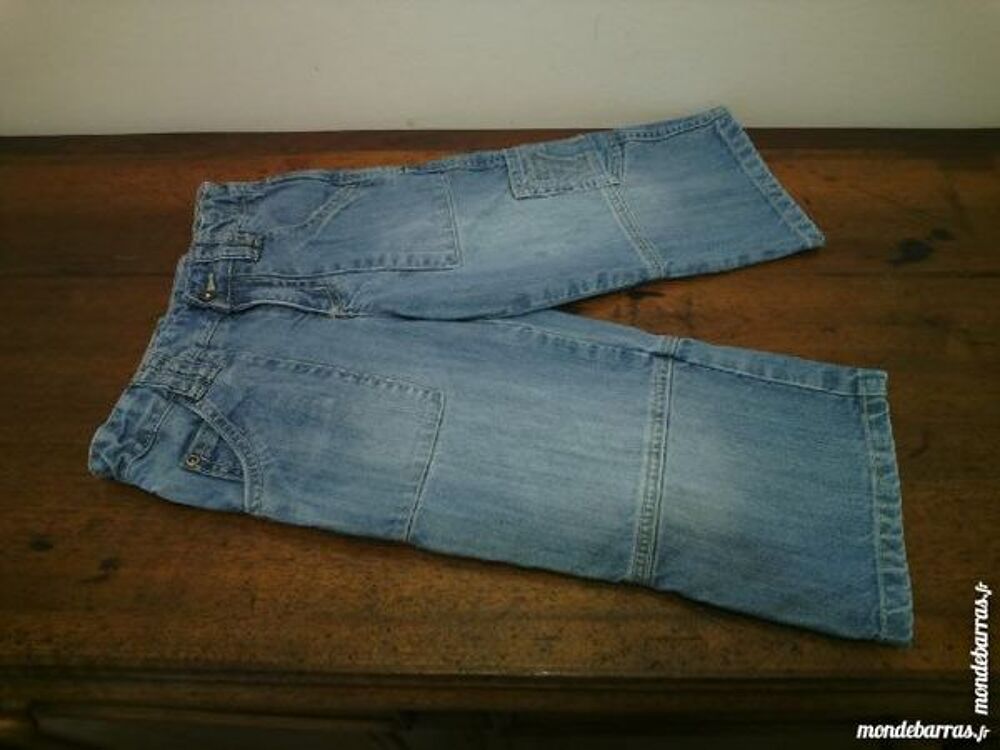 Bermuda en jeans bleu clair CYRILLUS 7 ans - TBE Vêtements enfants