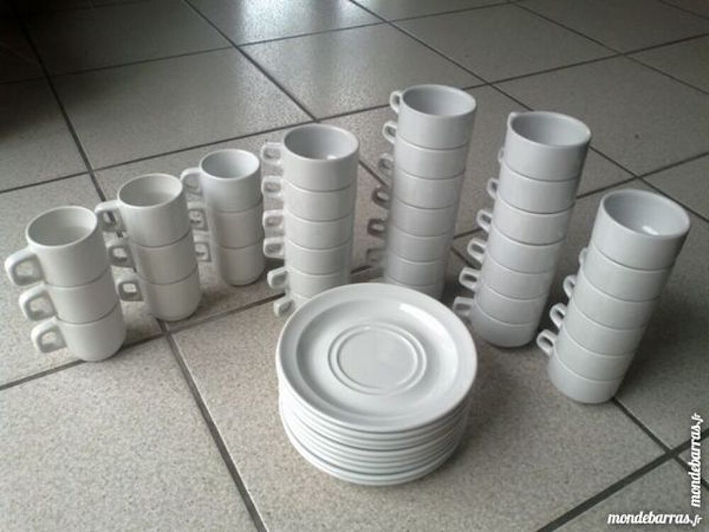 Lot tasses en porcelaine Cuisine