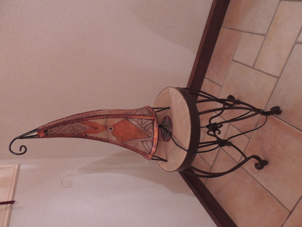 table en fer forg&eacute; avec chaise et ensemble Meubles