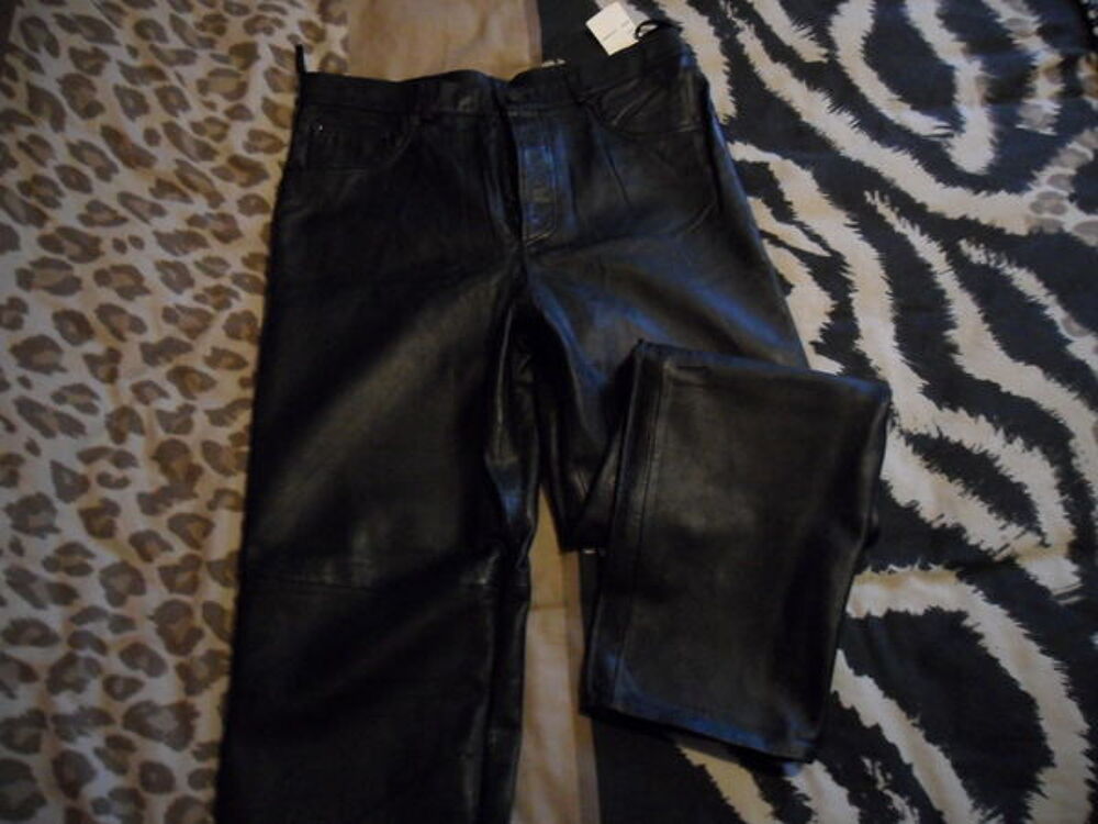 V&ecirc;tements cuir femme Vêtements