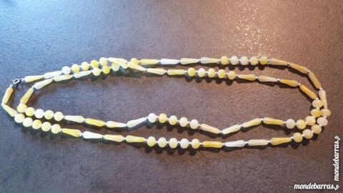 Ancien sautoir en lucite de 1,35 m 22 �cuisses (71)