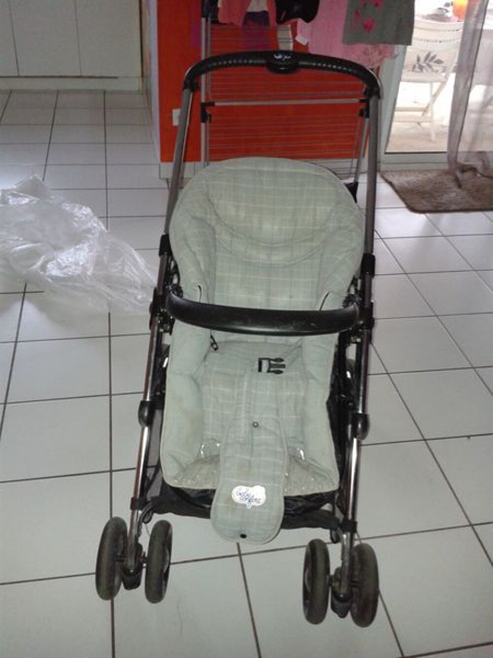 Poussette b&eacute;b&eacute; confort Puériculture