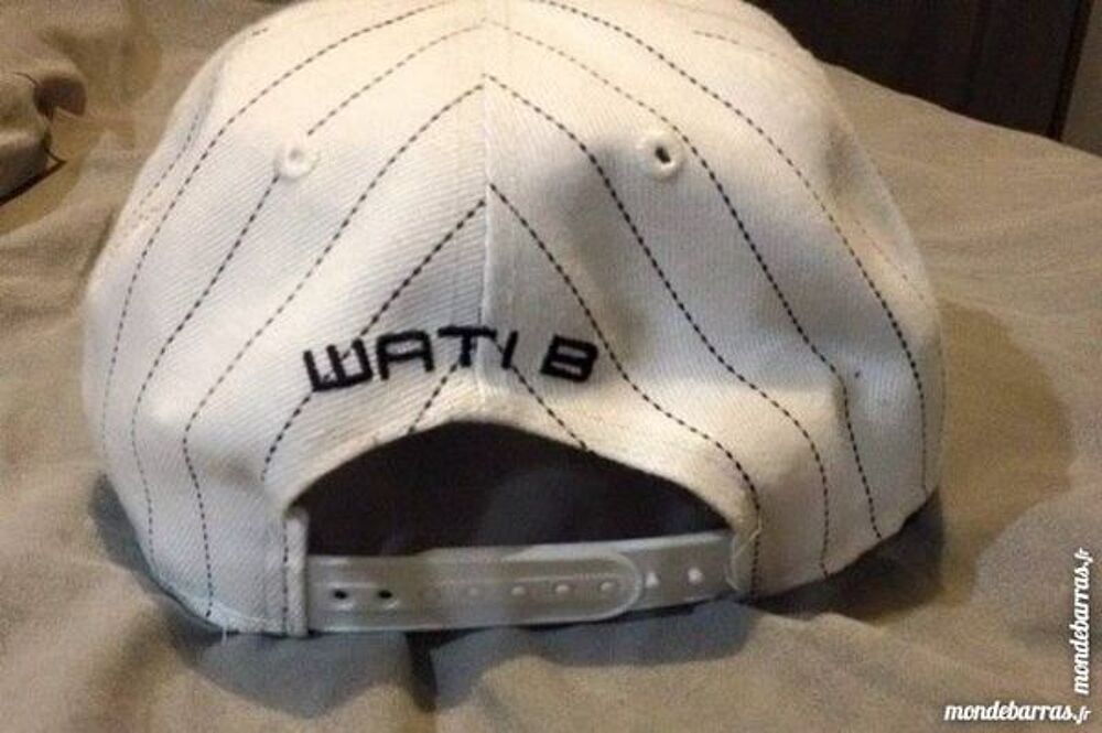 Casquette WATI B Bijoux et montres