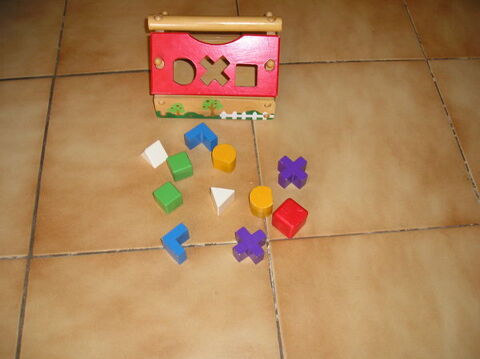 Maison de bois ducative
5 Septmes-les-Vallons (13)