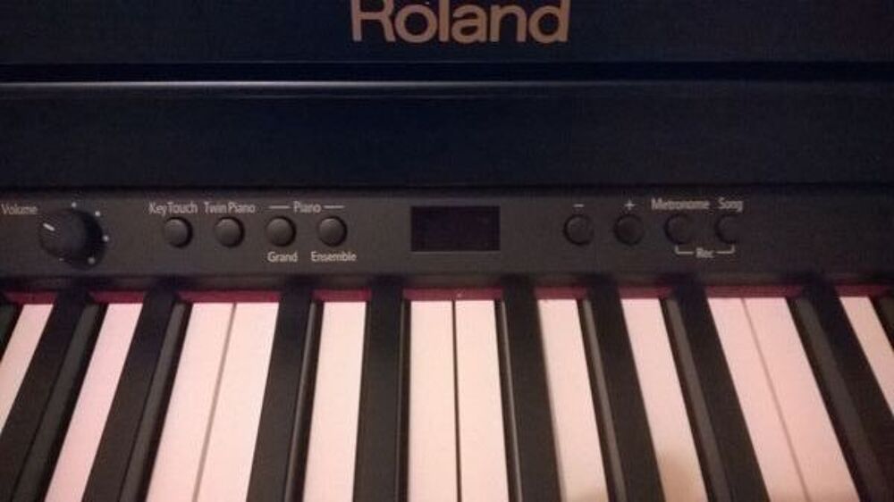 piano roland toucher lourd Instruments de musique