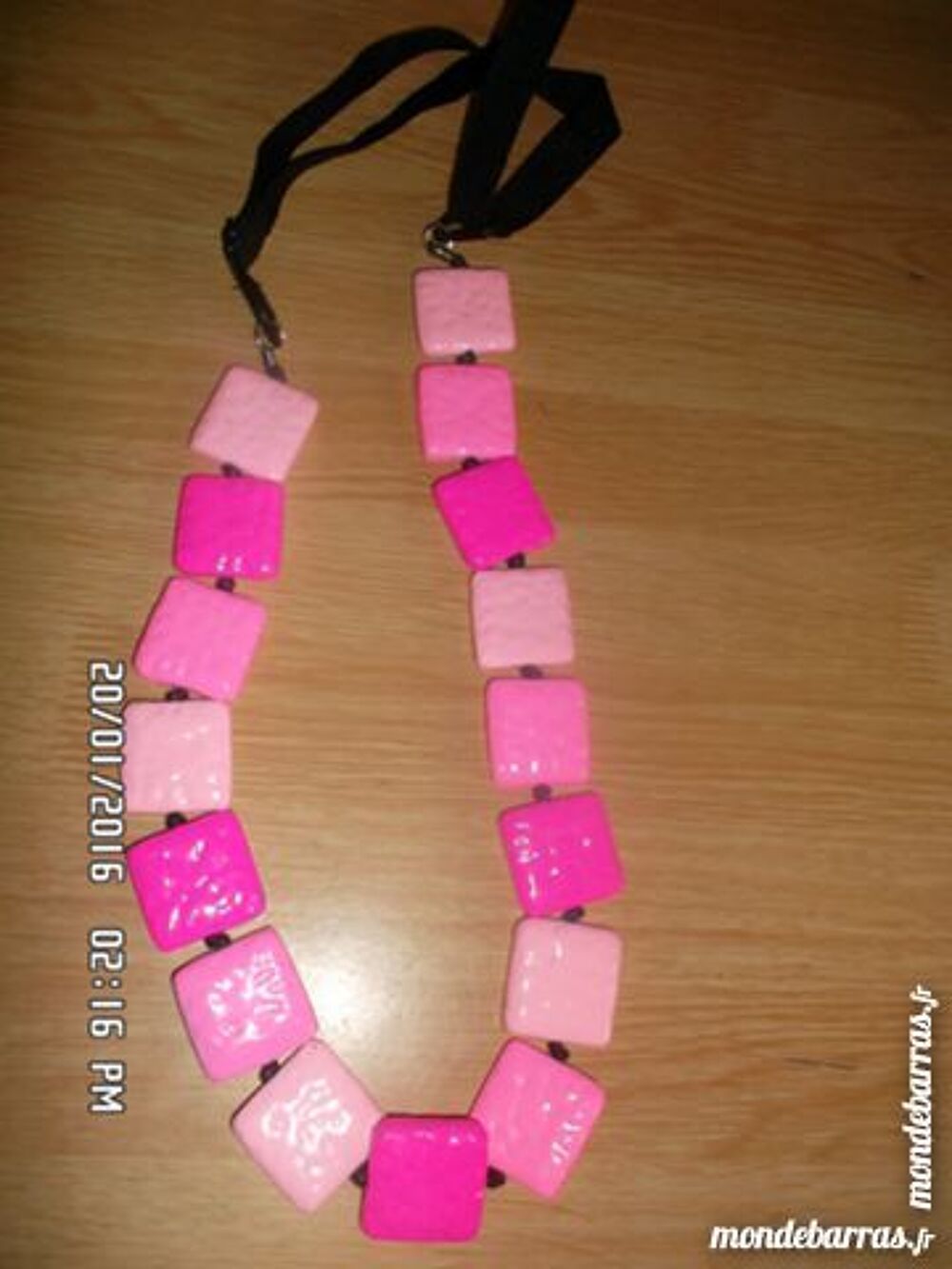 collier carr&eacute; rose*juste 3e*kiki60230 Bijoux et montres