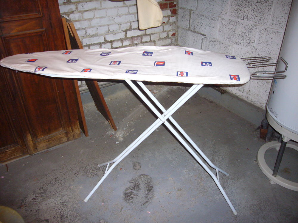 table &agrave; repasser Electroménager