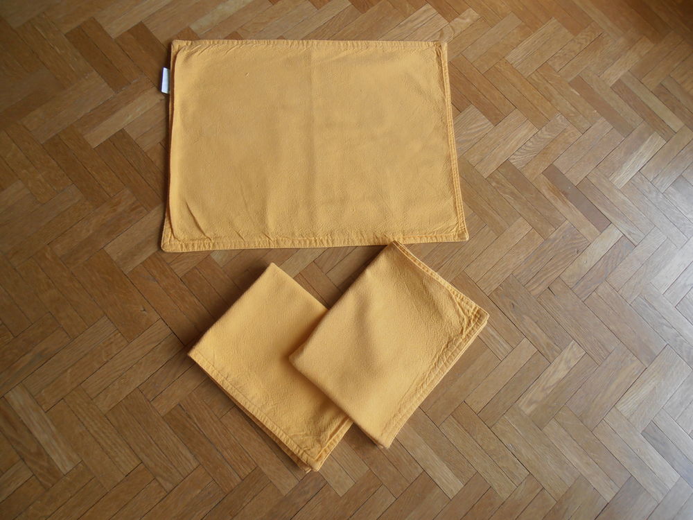 3 sets de table orange (79) Cuisine