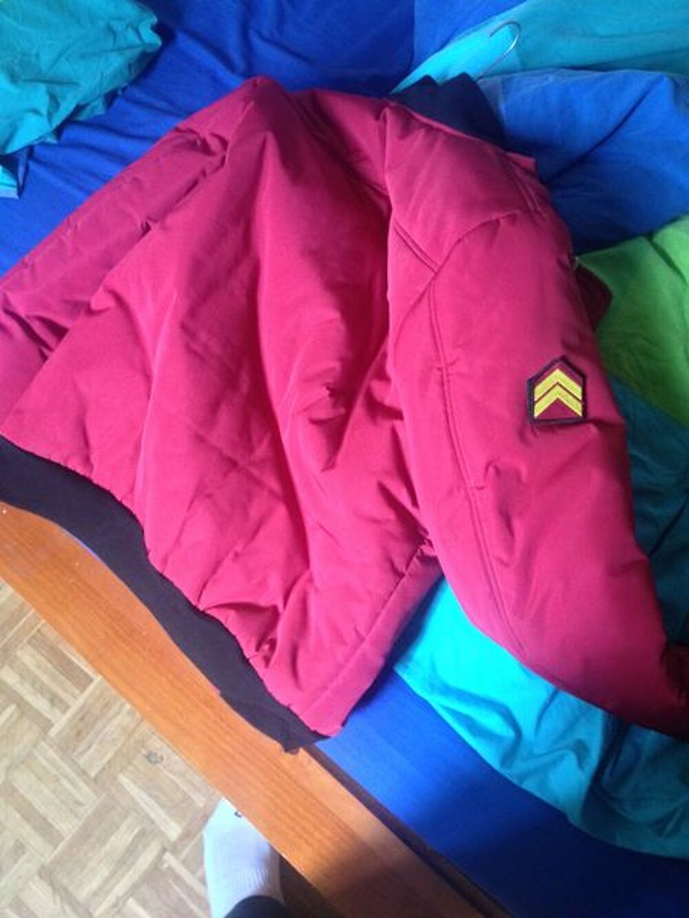 Doudoune aviateur rouge neuf Vêtements