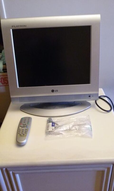 URGENT : T�l�viseur LG RZ 15-LA-32 45 Charenton-le-Pont (94)