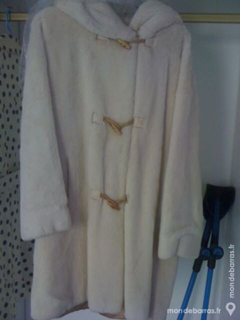 MANTEAU 3/4  capuche 30 Montpellier (34)