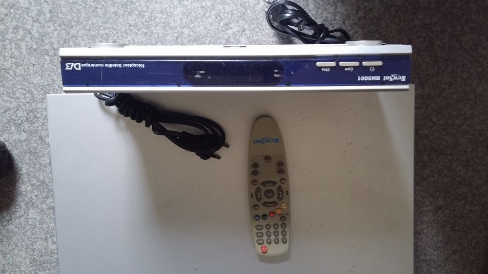 R&Eacute;CEPTEUR SATELLITE NUM&Eacute;RIQUE DVB Photos/Video/TV