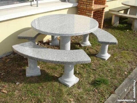 Table ronde en pierre granit gris 1350 Annecy (74)