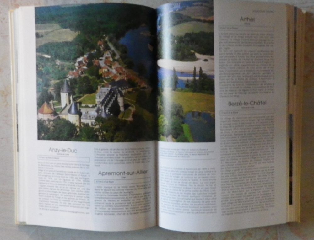GUIDE DES BEAUX VILLAGES DE FRANCE Reader's Digest Livres et BD