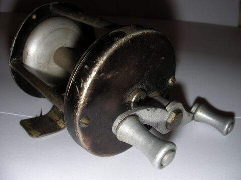 MOULINET GENRE CADOR. 13 Roques (31)