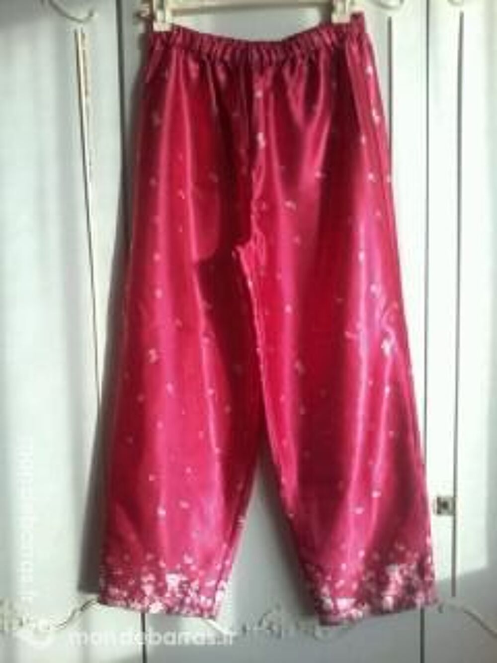 PYJAMA PANTALON NEUF T42/44 Vêtements