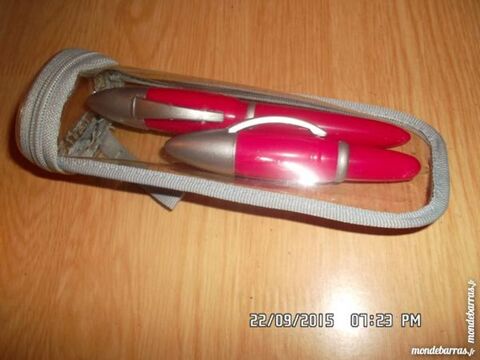 �tui 2 stylos plumes roses 3 Chambly (60)