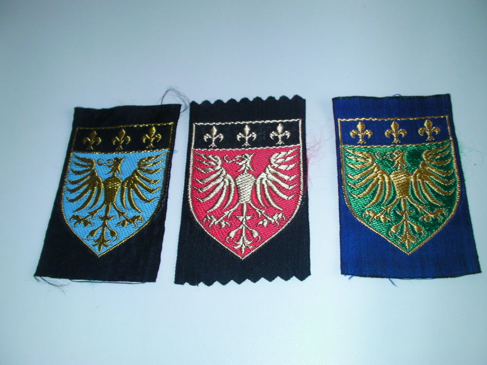 RUBANS et ECUSSONS Vêtements