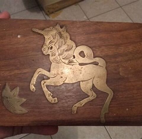 boite en bois avec licorne incrustee 60 Al�s (30)