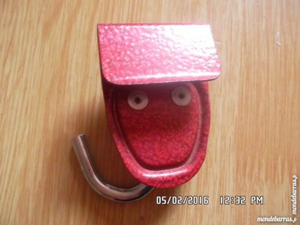 ACCROCHE SAC METAL ROUGE*JUSTE 2E*KIKI60230 Cuisine