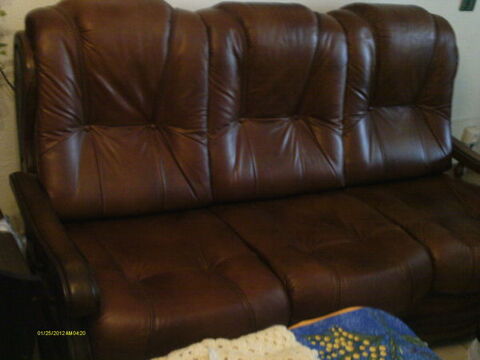 vende  canap 150 Frjus (83)