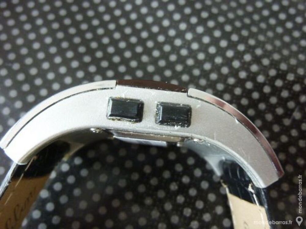 DWATCH BIG ROAD montre LED rouge d&eacute;filant DIG0004 Bijoux et montres