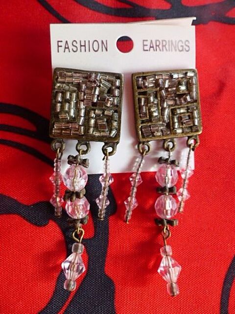 boucle d'oreille perle rose 5 Viriat (01)