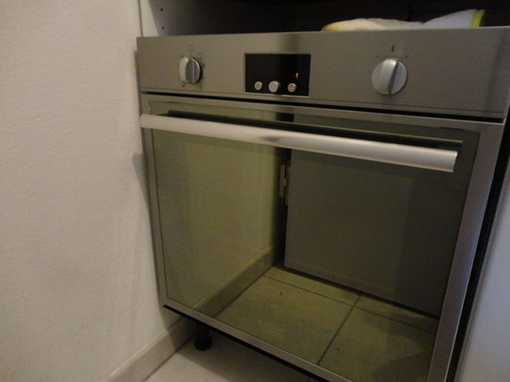 Four encastrable HOTPOINT ARISTON Electroménager