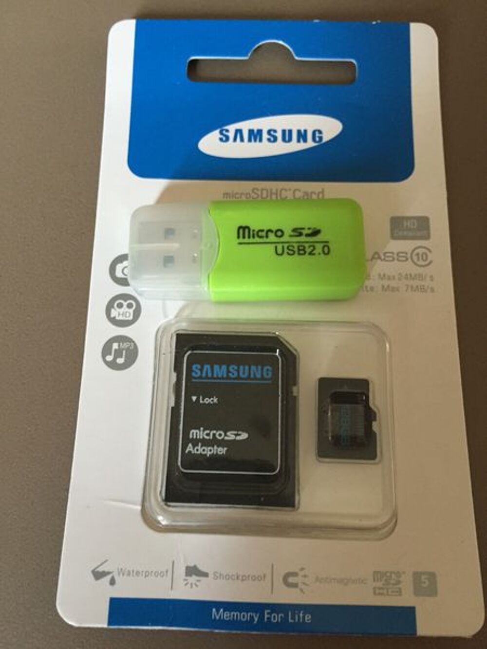 Micro sd 128 go samsung+adaptateur sd et lecteur Téléphones et tablettes