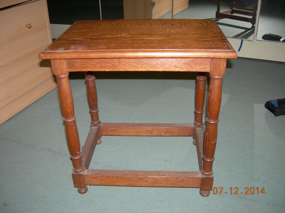 PETITE TABLE EN CHENE Meubles