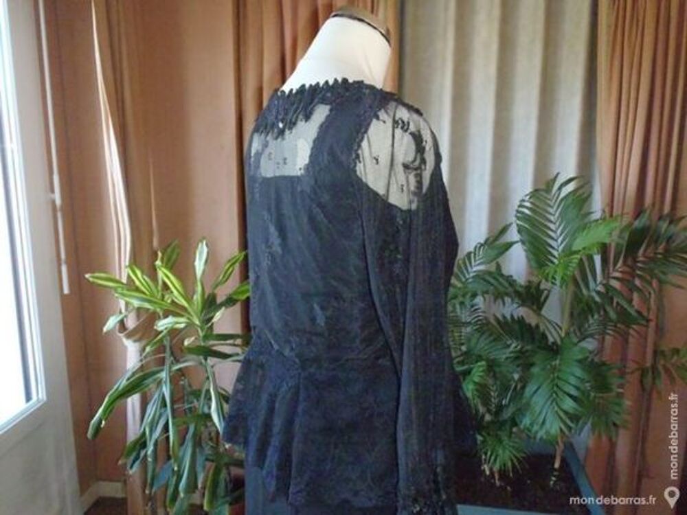 ENSEMBLE EN DENTELLE NOIR t42 Vêtements