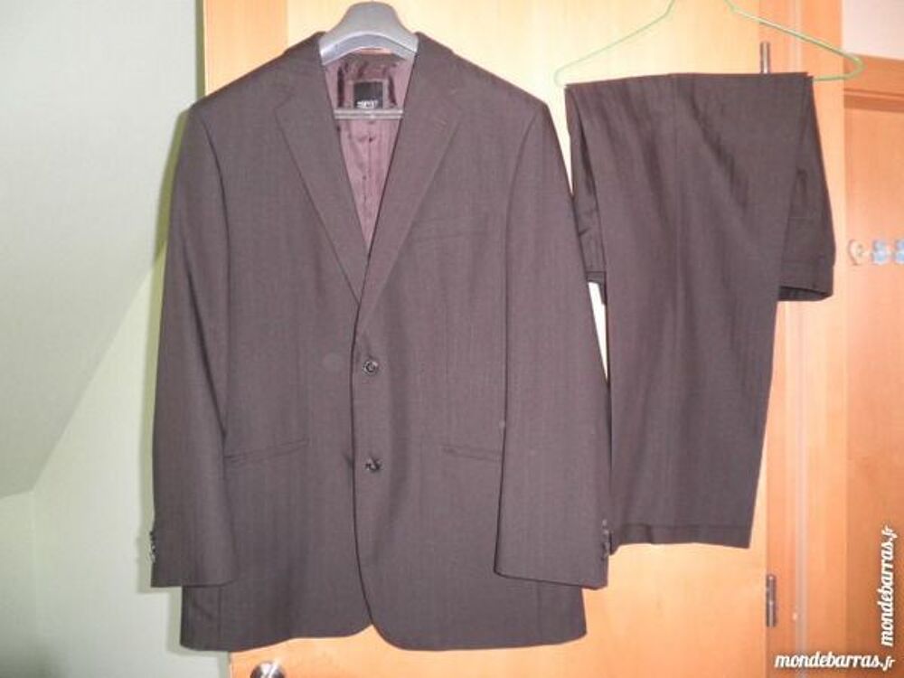 Costume de mariage Vêtements