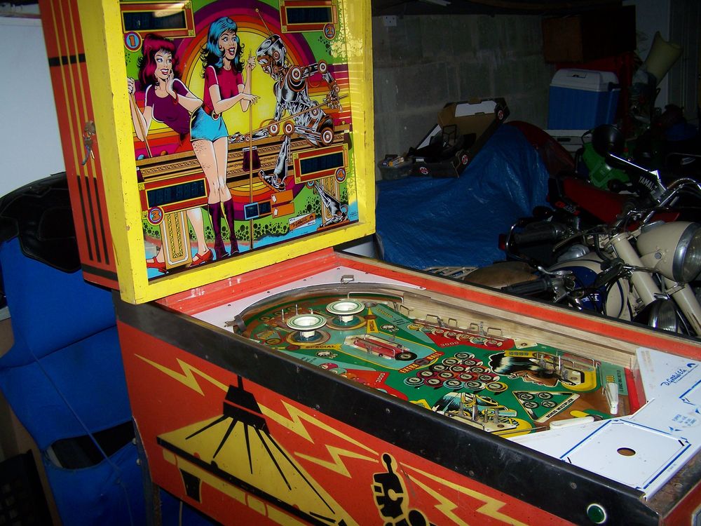 recherche tous jeux de bar hs, flipper, jackpot, et autres. Consoles et jeux vidéos