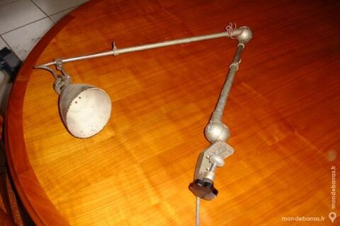 Lampe industrielle 80 La Neuveville-devant-Lépanges (88)