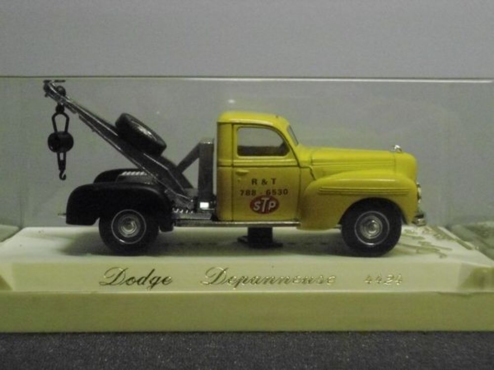 Dodge d&eacute;panneuse 'STP Firestone' 1940 