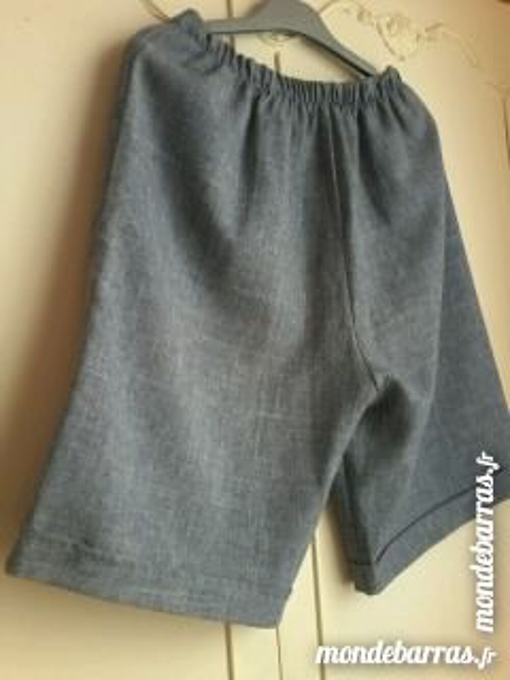 Pantacourt/short long neuf gris T3 40/42 Vtements