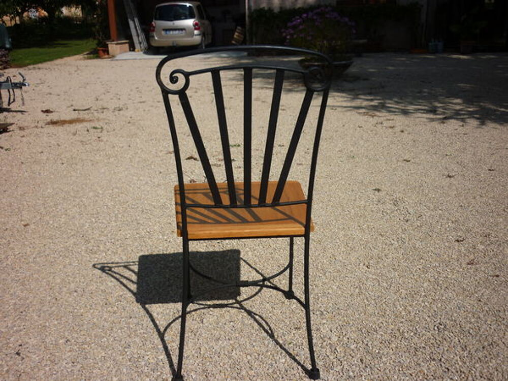 LOT DE 8 CHAISES EN FER FORGE Meubles