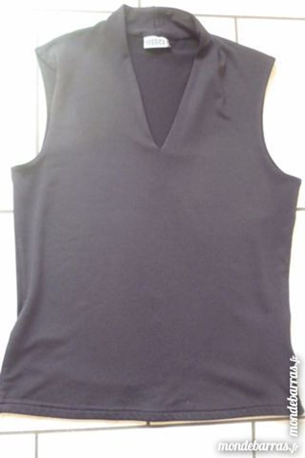 D&eacute;bardeur sans manches noire femme &laquo; YESSICA &raquo; Vêtements