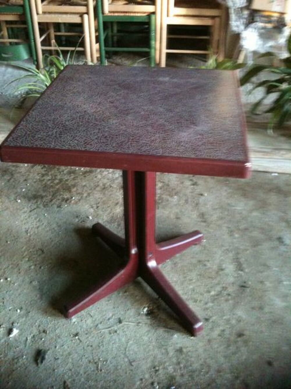 TABLES DE BISTRO Meubles