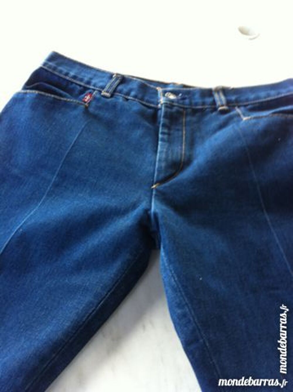 pantalon jean LEVIS (&eacute;tat neuf) V�tements