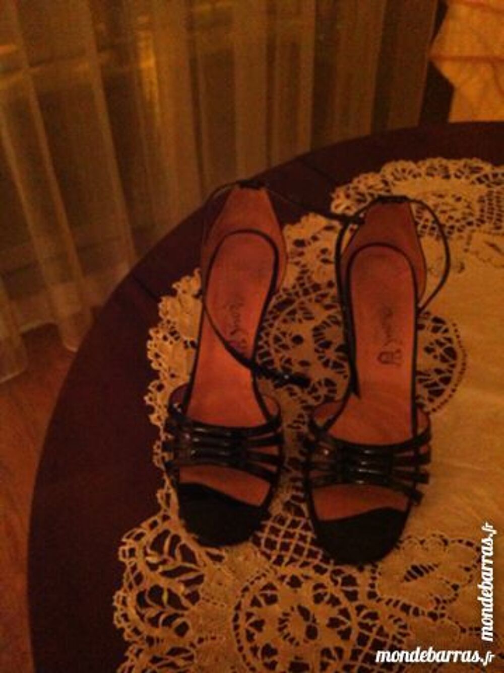 CHAUSSURES FEMMES EN CUIR VERNIS NOIR Chaussures